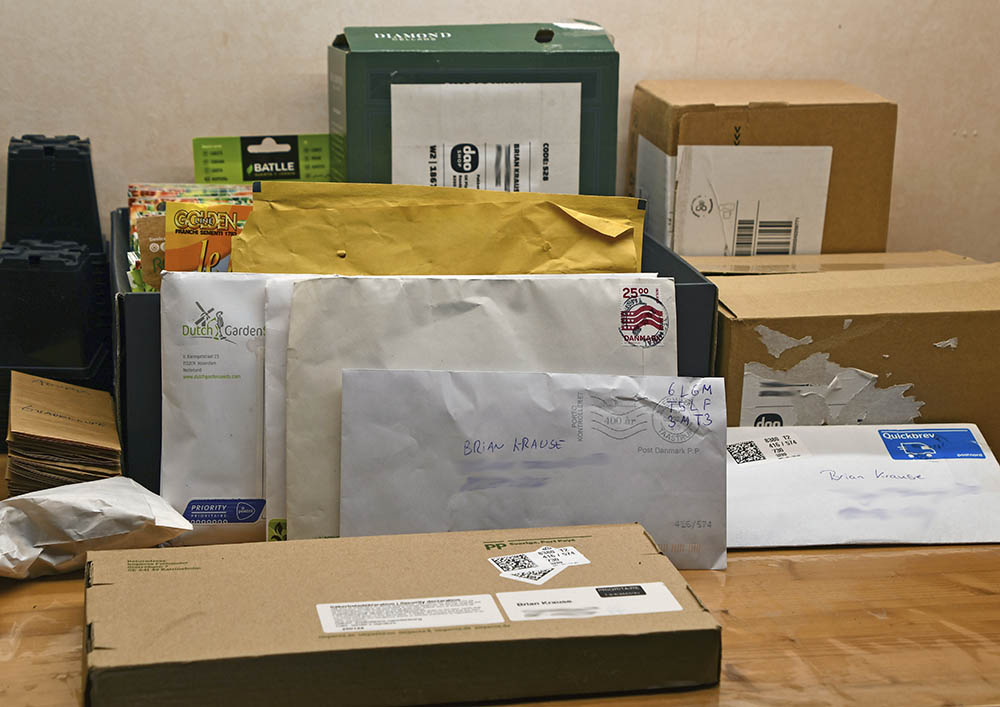 Pakker og breve med fr�.