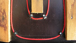 Varmekablerne holdes p� plads af ledningsholdere