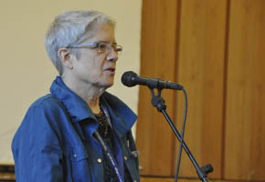 Lila Towle taler for fr�samlerne